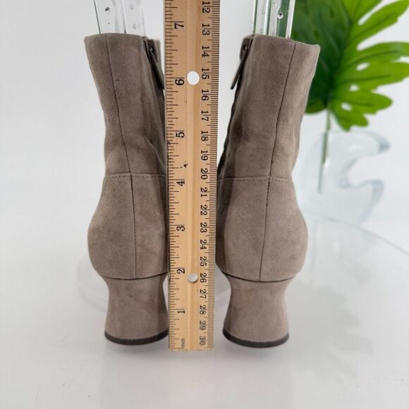 Vince Hela Tan Suede Leather Booties Size 6 Ankle Boots Almond Toe Classic - Picture 7 of 15